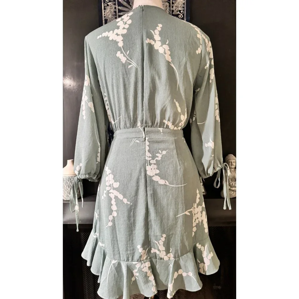 Here Comes The Sun Womens Floral Size S Tie Front Coconut Girl Mini Dress Resort - Picture 2 of 16